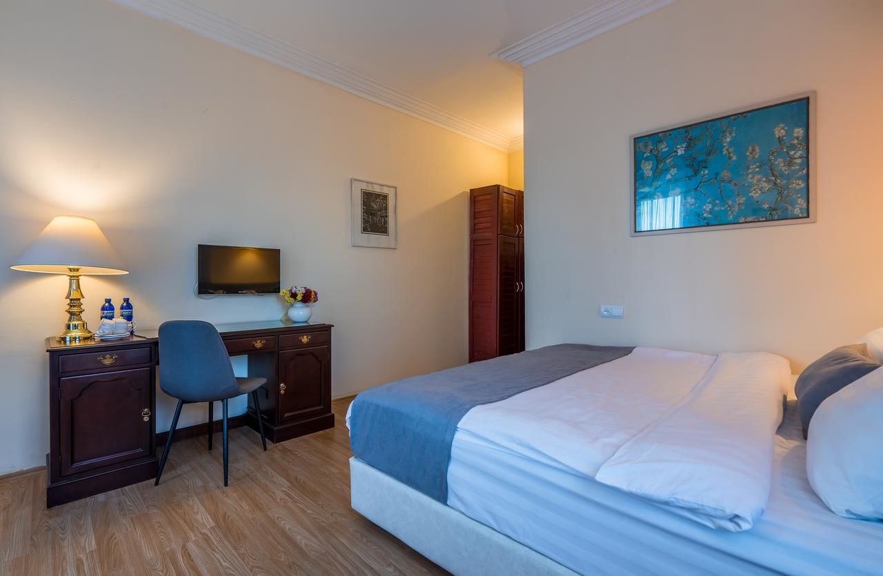 Отель Iliani Hotel Тбилиси