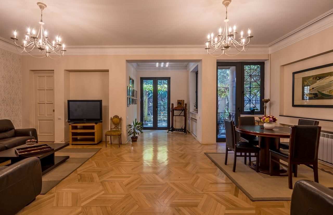 Отель Iliani Hotel Тбилиси-10
