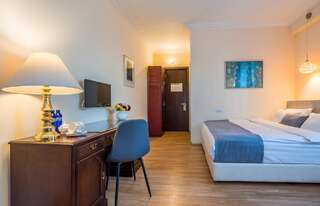 Отель Iliani Hotel Тбилиси Стандартный двухместный номер с 2 отдельными кроватями-2