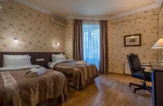 Отель Iliani Hotel Тбилиси Стандартный двухместный номер с 2 отдельными кроватями-14