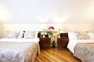 Отель Iliani Hotel Тбилиси Четырехместный номер-5